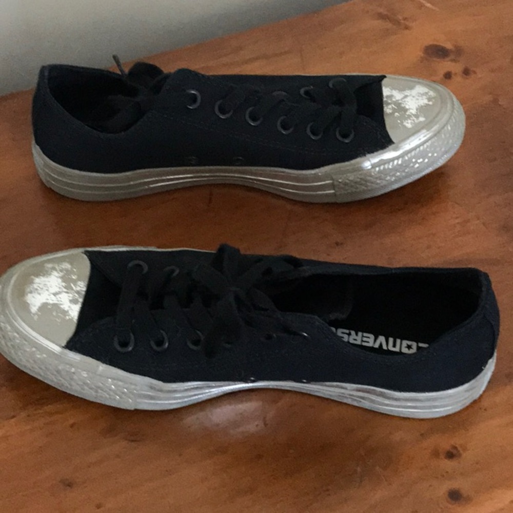 👟Converse Sneakers 👟 - Picture 2 of 6